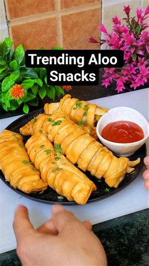 holi snacks recipe,Trending Aalu maida recipes for snacks, #viral #shorts #holispecial #snacks