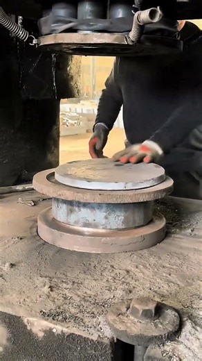 “Metal Casting Process in Action 🔥”“How Metal Parts Are Molded Perfectly”