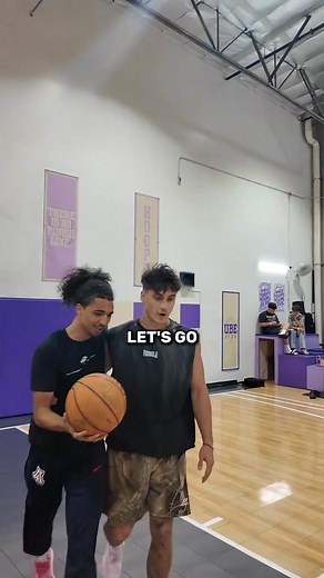 4.4K views · 11 reactions | mK dOeSnT pLaY rEaL cOmP 嵐… 1v1 in Vegas Got Handsy樂 #basketball #streetball #mattkiatipis | Mimzoo | Facebook