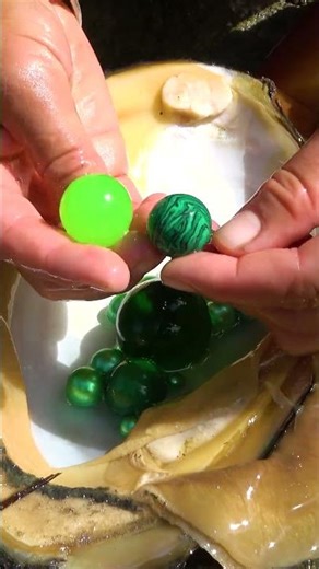 The pearls here are so beautiful that they are admirable