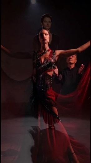 Avant‑Garde Apparitions — A Realm of Living Couture