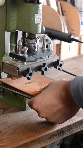 Making leather keychain wallet. #leathercrafttutorials