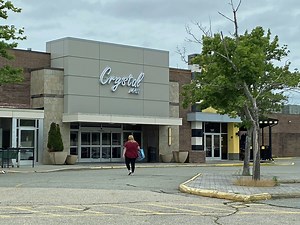New York company pays $2.78 million for former Sears at CT mall