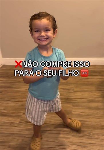 a babuche mais linda confortável fácil de calçar por apenas 22 reais!!! ⚠️ Eu cometi um erro comprando esse babuche infantil de R$22… Agora meu filho não quer mais tirar do pé 😅 Ele acorda e já pede para colocar. Quer ir no mercado? Babuche. Vai brincar? Babuche. Até para sair rápido ele escolhe esse. E sinceramente… eu entendi o motivo 👇 ✔️ Babuche infantil super confortável ✔️ Leve e fácil de calçar (a criança coloca sozinha) ✔️ Material macio e de altíssima qualidade ✔️ Babuche infantil res