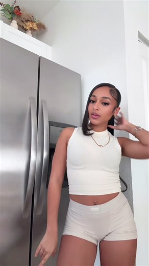 elysa (@itsnotelysaaa)’s videos with fck the d to the a - thotiana