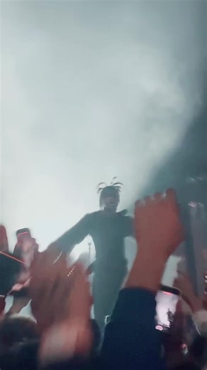 ECCO2K's Show-Stopping Performance of 'Calcium Show Me Love' Mix