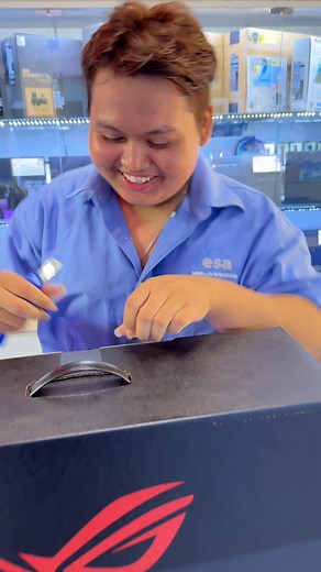 💰Price :1,199$(CPU Intel Core i7- RTX4050 .6GB ) 🎁មានថែមកាដូរ10មុខ offic2021License👨🏻‍🎓 ASUS ROG Strix G614JU-HN3186W and N3252W New -CPU Intel Core i7- 13650HX @2.60Ghz(20CPUs) -RAM DDR5 16GB -SSD .512GB ( free.512G. M2 PCie ) -VGA Intel UHD Graphics -VGA2 NVIDIA. RTX4050 .6GB -Screen 16”(165Hz) FHD IPS -Windows License 11 -Keyboard .RGB -Price : 1199$(Have bag and Mouse Original )✔️ —————— 🛒👉🏻អាចរកទិញបាននៅហាង​ ឃុនហុង ​​កុំព្យូទ័រ 👉🏻(​ ទីក្រុងភ្នំពេញ មិនមានសាខាតាមបណ្តាខេត្តទេ ) 💁🏼‍♀