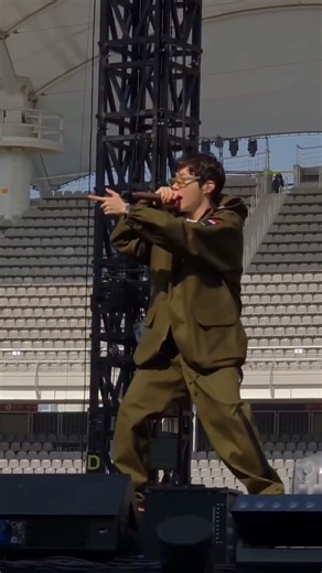 Oh god they look so good #d2 #soundcheck #btsday2 #bts #btsconcert #btsarirang #btsworldtour