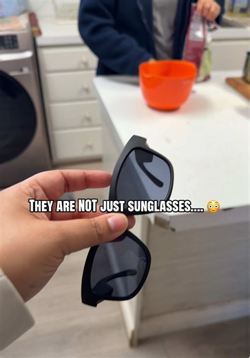 Smart Bluetooth Sunglasses: Music and Calls on the Go