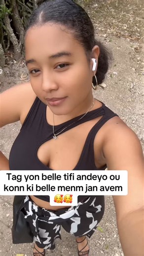 Hit Magazine Haiti on Instagram: "Gade bel Fanm Peyi nou 凉 Haiti telman Gen Bel fanm Fok Mond lan wè bote Kreyol nou yo 殺 Tag 5 Bote Kreyol Anba post sa ❤️  @lucieluz02"