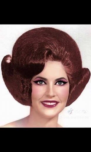 The Bubble Cut: A Classic Mid-Century Hairstyle #vintagehair #60shair #midcentury #vintage #nostalgia