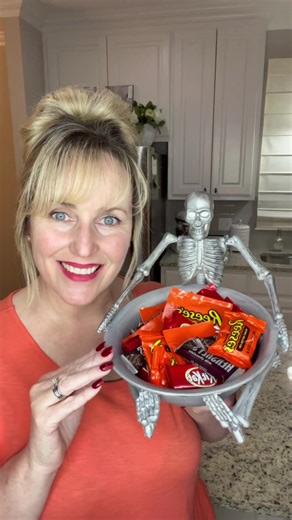 DIY Skeleton Candy Bowl for Halloween Parties