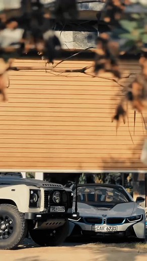 Explore the Land Rover Defender's Unique Features