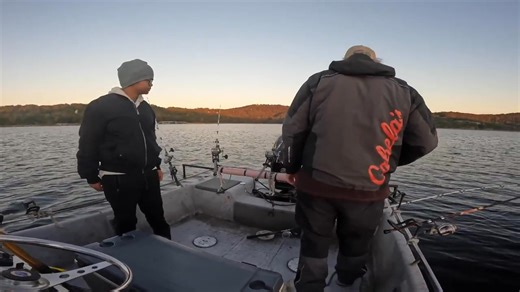 Fishing On Beaver Lake/Dam In Arkansas! (Ft Kevin With Two Rivers Edge Striper Fishing Guide!) 2 Rivers Edge | Tonystayfishin 2.0