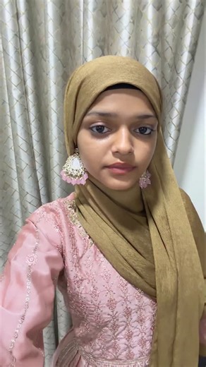 Maria Khan on Instagram: "Dharavi Ki Dawat 😆 #team03 #mariakhan #sadimkhan #reels #reelitfeelit #trending #viral #dawat #dharavi #travel #friend #party #look #dress #family #vlog #minivlog #support"