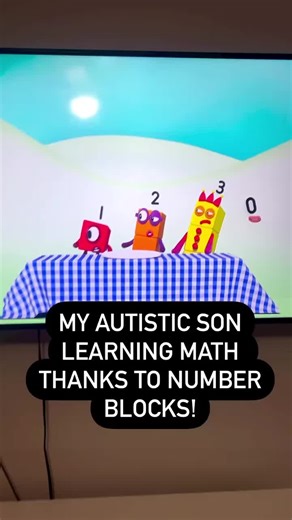 Aj stumbled upon @numberblocks on Kids YouTube and this has literally became his favorite show. They teach math in such a fun way. I bought math cubes off Amazon so when he watches he can also interact. This also helps with his motor skills by clicking the blocks together. It can be tricky. When he can’t do it, I make him verbally ask for help. Gotta have that speech in there as well. Have you heard of Numberblocks? They also have Alphablocks which teach sounds!! . . ✨I would recommend ONLY watc