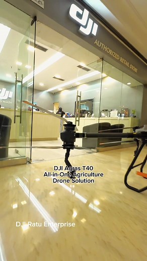 Unboxing DJI Agras T40. All-In-One Solution drone pertanian untuk kebutuhan penyemprotan pupuk cair ataupun pestisida. Dan juga mampu melakukan penyebaran benih, pupuk padat, ataupun pakan ikan. Konsultasi produk DJI dapat menghubungi 0813-6082-9991, atau kunjungi DJI Ratu Enterprise 📍 Ratu Plaza lantai dasar unit 21, Tanah Abang, Jakarta Pusat. DJI, The Future of Possible. #DJI #ExploreWithDJI #DroneTech #IndustrialDrones #DronePertanian
