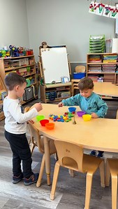 Color sorting challenge in pairs — and the bell rings for the fastest team! 🔔🎨 Children work together to sort teddy bears by colors, using focus, logic and teamwork 🧠🤝 A fun way to build thinking skills, attention and early problem-solving 💛🧩 #children #preschool #kindergarten #learningthroughplay #earlylearning colorsorting classroomactivities montessoriinspired toddleractivities preschoollife education fineMotorskills teamwork | La Joie Daycare