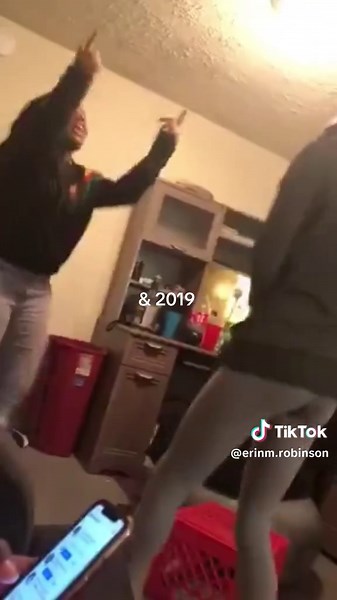 Been practicing for this moment forever 🤭😍♥️ Got to do our karaoke song in person ❤️❤️❤️ @Lasha #cardib #thruurphone #karaoke