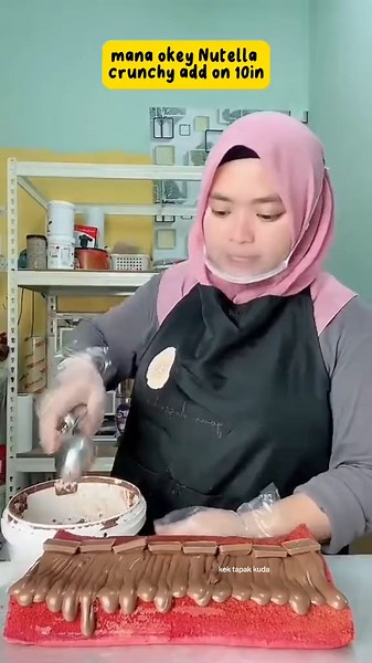 Delicious Red Velvet Nutella Cadbury Tapak Kuda Cake