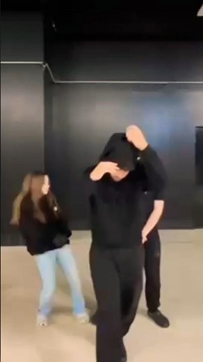 AT DANCE REHEARSALS🕺#newsong #blackoutcrewmk #thechildishofficial #musica #stopknifecrime #dance