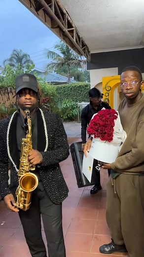 11K views · 2.6K reactions | A surprise birthday appearance during a photoshoot session凉殺❤️…She got emotional after hearing her favorite hymn❤️.A beautiful song indeed #sax #saxophone #adventist #seventhday #wow #birthday #surprise #amazing | Denilson Musekiwa | Facebook