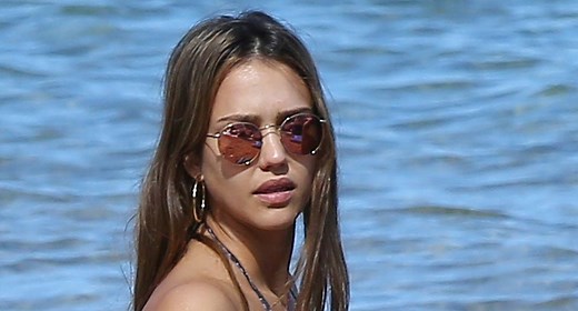 Jessica Alba Hits the Beach in a Bikini As She Ends Hawaiian Vacation