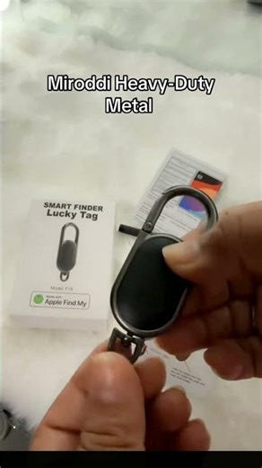 "Never Lose Your Keys Again: Powerful Keychain Tracker with Real-Time GPS Location 📱"