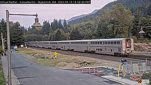 This Amtrak Empire Builder was packed to the gills! Become a Virtual Railfan member to watch this camera live. Click here to join now for just $4.99 monthly: https://virtualrailfan.com/memberships/ | Virtual Railfan