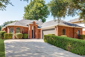 816 Edmonton Dr, Plano, TX 75075 - MLS 20427999 - Coldwell Banker