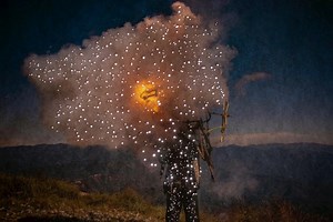 审美品味积累丨墨西哥摄影师Yael Martinez丨The House that Bleeds和萤火虫