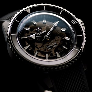 The Captain Cook High-Tech Ceramic not only offers durability, but reliability too with a strong 80 hours power reserve and antimagnetic Nivachron™ hairspring. #RadoCaptainCook #Feelit #ceramicwatches Discover more: https://www.rado.watch/captain-cook/ceramic/black | RADO