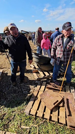 David Bradley, MF and Minneapolis Moline weights sold at Auction. #fyp #auction #tractor #weights | Country Road Bidding