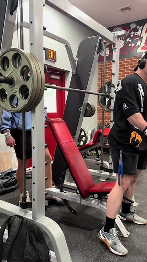 If you want it bad enough go get it!! #grind #bodybuildingmotivation #gymmotivation #21yo #upandcoming #fyp #foryoupage