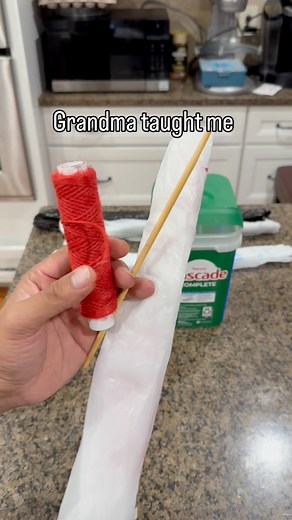 7.4K views · 53 reactions | Kitchen hack. Housekeeping tips #idea #tips #housekeeping #garbagebag #diytips | Akirem | Facebook