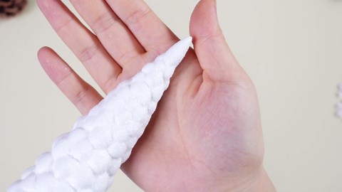 Set of 3 White Ceramic Christmas Trees That Light up Glitter LED Small Christmas Tree Porcelain Tabletop Light up Xmas Figurines Modern Decor Battery Operated for Home Indoor Xmas Gift Party