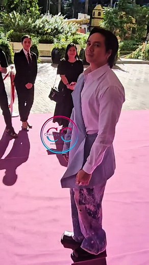 Sam Concepcion shines on the 38th Awit Awards purple carpet. ✨💜 #AwitAwardsPoweredbyVibe #AWITxVIBE | Cheddy's Corner