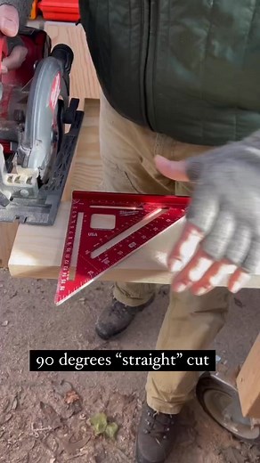4.2K views · 42 reactions | No mitersaw No problem. Use your speedsquare to cut different anglesIngen kapsav Ingen problem - brug din speedsquare til at skære i forskellige grader⚡️#wood #diy #Amazing #reels #wood #milwaukeetool #milwaukee #tools #woodworking | Ferlisha2 | Facebook