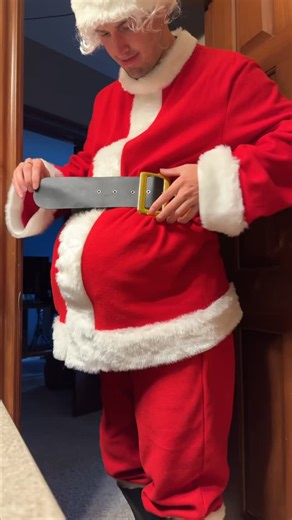 Coleman 🤘🏽 on Instagram: "Surprise visit home 🎅"