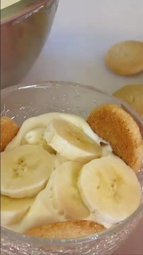 Homemade BANANA PUDDING 🍌 YUM YUM YUM 😋 #food }banana #pudding #dessert #recipe #tutorial