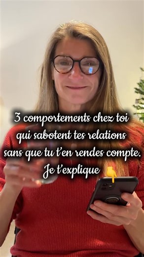 Sylvie Boidin on Instagram: "Tu veux que ça marche. Tu donnes tout. Tu espères. Mais au fond, il y a des comportements que tu répètes – presque malgré toi – et qui abîment la relation sans que tu comprennes pourquoi. Voici 3 exemples fréquents : 1️⃣ Tu t’adaptes à tout, trop vite. Tu changes ton emploi du temps, tu réorganises ta vie, tu mets ses besoins avant les tiens… avant même de savoir s’il est vraiment investi. Tu crois que ça va lui prouver ta valeur. Mais ce que ça lui montre, c’est qu’