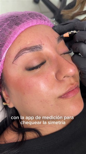 Microblading 💕 •Realza y armoniza la expresión del rostro. •Aporta definición sin perder naturalidad. •Mejora asimetrías o zonas con poca densidad. •Reduce el uso diario de maquillaje. #microblading #microbladingargentina #cejasnaturales #micropigmentacion #microbladingbuenosaires
