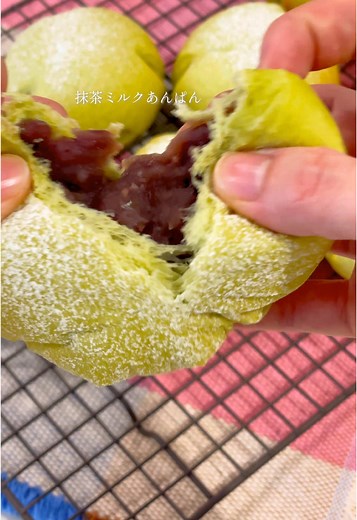 抹茶あんぱんの作り方｜甘さ控えめの美味しさ