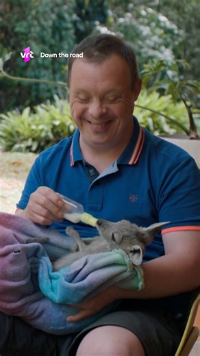 Onze vrienden mogen de schattigste diertjes verzorgen. 🥺 #Downtheroad, zondag om 20.05 op VRT 1 en VRT MAX. | VRT 1