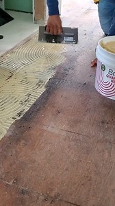 Install day for Warwick Wood Floor Services of beautiful 5" Red Oak floors using Bona QUANTUM R851 to provide peace of mind these wood floors will stay in place 💪 | Bona US Professional