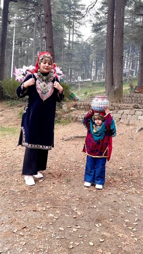 Hanika Sharma on Instagram: "Yai to kashmir hai | Yai to kashmir hai iski fijja ka kya kehna | Kashmiri song | Two cute kashmiri girls dance on this song | Kashmiri dance | Kashmir mai dance | Mountain view || KASHMIRI GIRLS DANCE | Dance by cute lady | Maa beti dance status | Mummy kai sath dance | #reels #viral #trending #reelsinstagram #kashmir #kashmiri #kashmir_lovers #kashmirtourism #kashmirbeauty #dance #dancechallenge #mountains #snow #snowday #snowboarding #love #maa #maalove♥️"