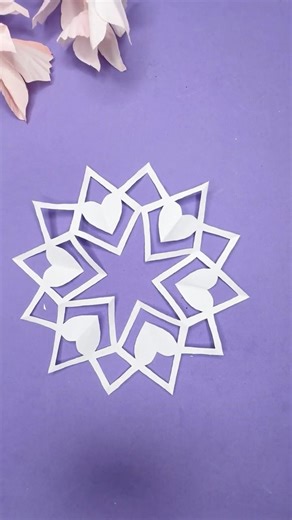 Easy Paper Snowflakes - How to make Snowflakes out of paper #papersnowflaketutorial