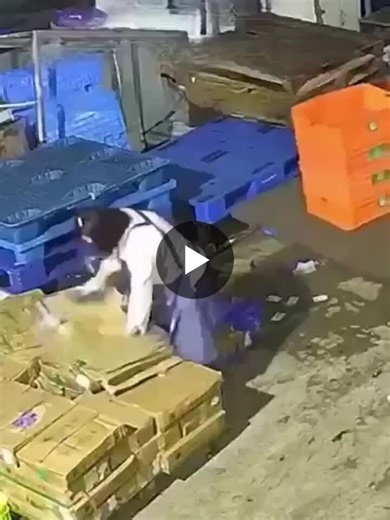 🚨 SAFETY NOTE: LINE OF FIRE Line of Fire is one of the most dangerous hazards on any work site, yet it is often ignored because it is not always visible. Line of Fire simply means placing yourself… | Harry Joseph Isekoh