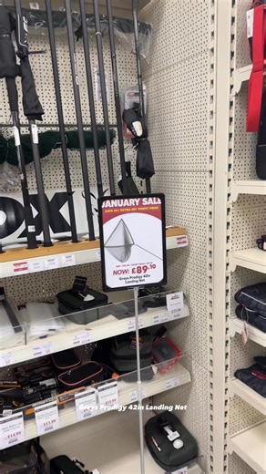 Check out the Greys Prodigy 42in Landing Net. It’s ultra light with stiff, slim arms and a matt dark grey handle that matches the Prodigy SX rods. The new CAD designed spreader block and shrink wrap grips give it a quality finish. The green medium depth mesh comes with a net clip and ring, making it easy to use on the bank. 🎣 #GreysFishing #ProdigyRange #LandingNet #CarpFishing #AnglingUK #FishingMegastore #GlasgowAnglingCentre | Glasgow Angling Centre