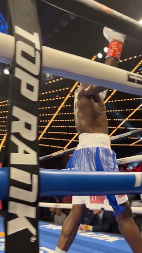 112K views · 839 reactions | The perfect right hand  | Top Rank Boxing | Facebook